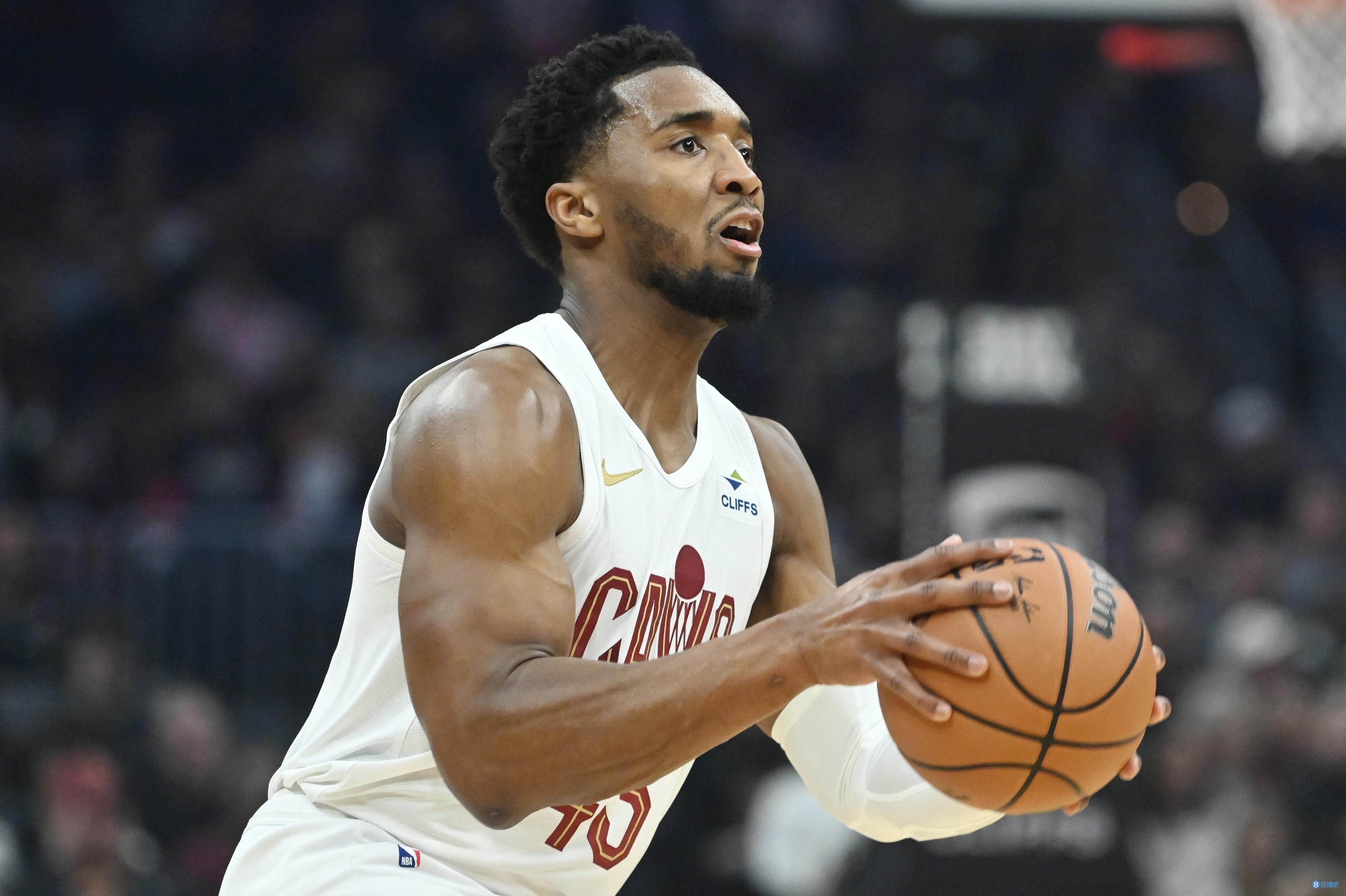 米切尔惊艳全场，猛龙助攻爆棚，命运悬念逆转取胜！