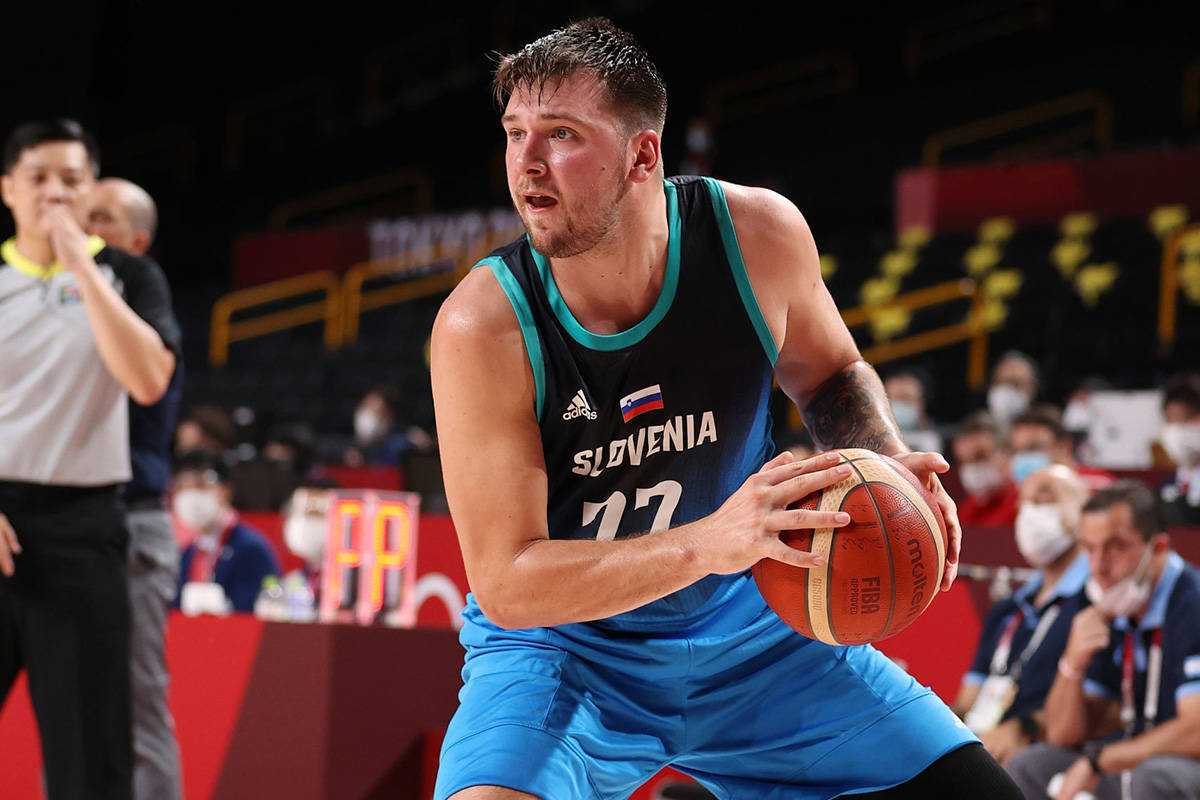  东契奇赛事官方发布赛事规则更新新规，DWG争议不断！